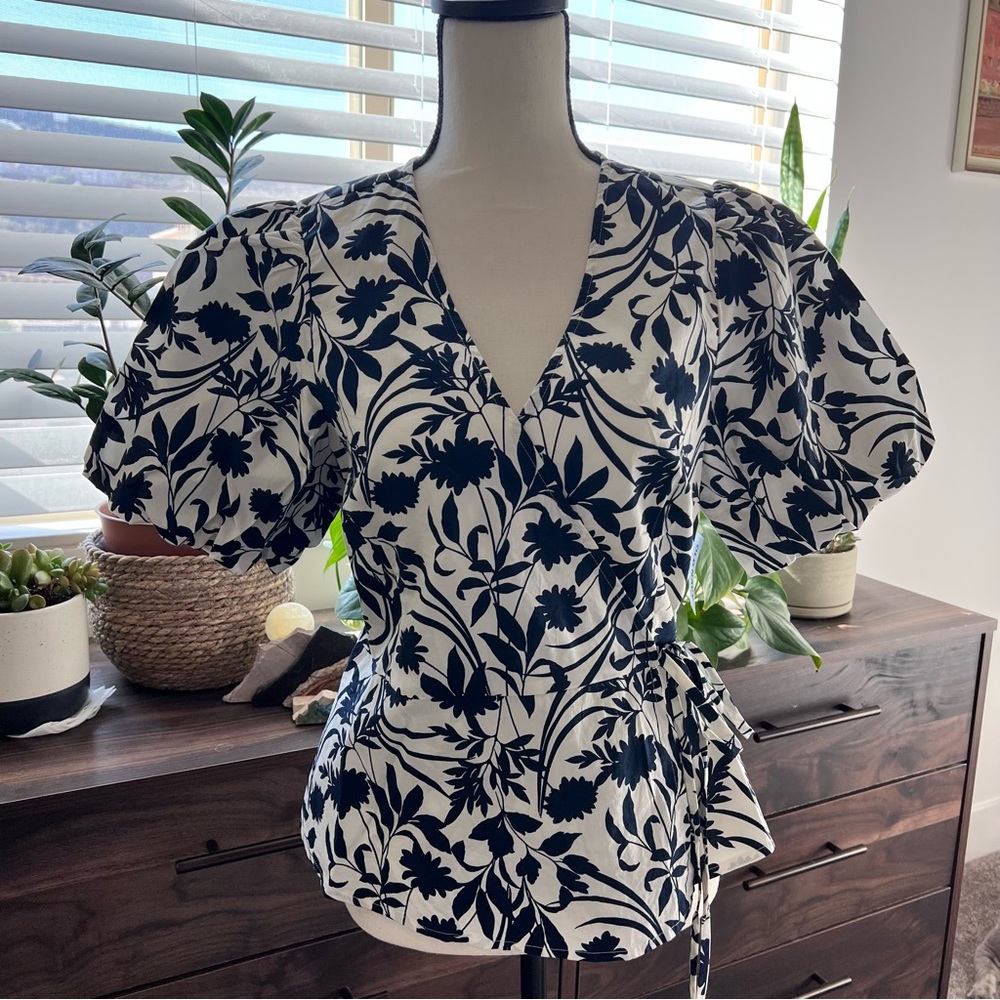 Old Navy Puff Sleeve top with wrap waist tie